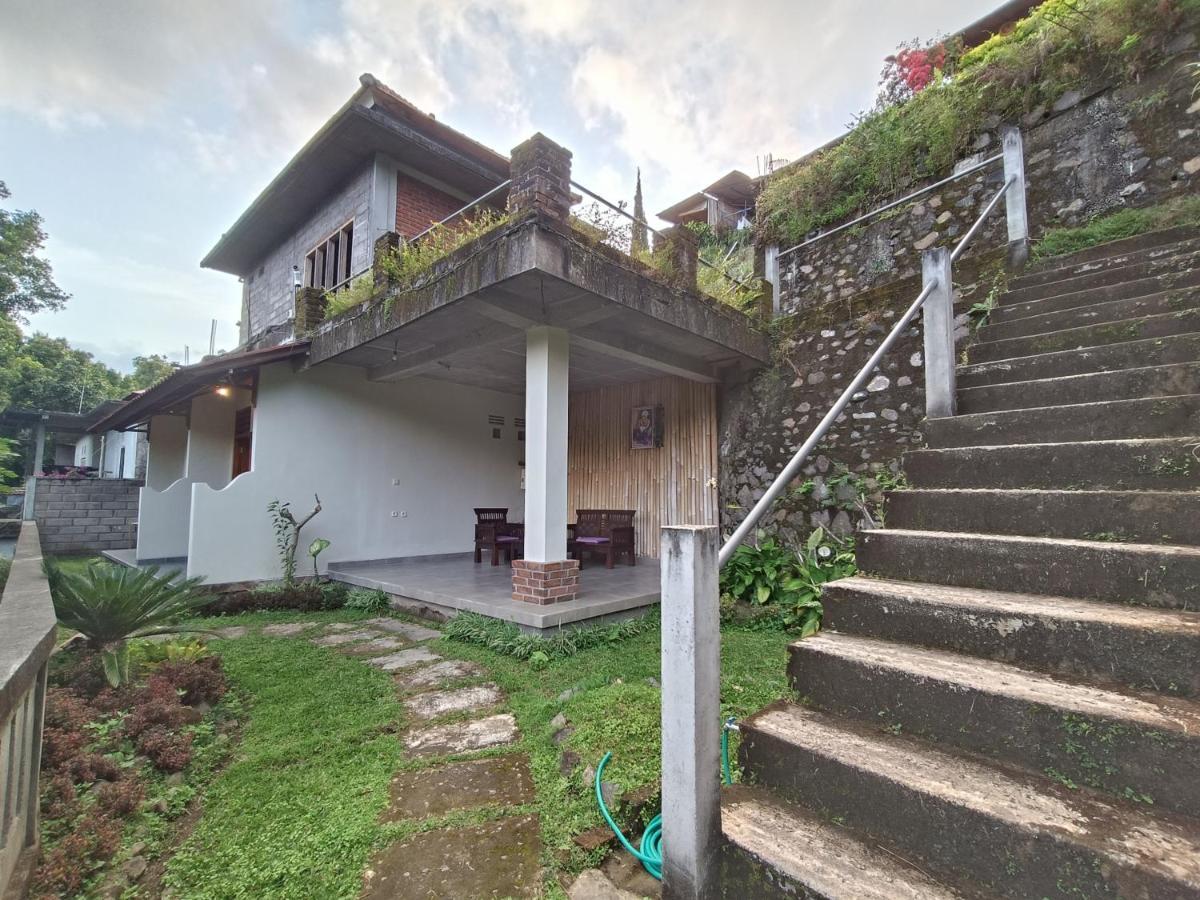 Made Oka Budget Room Munduk  Exterior photo